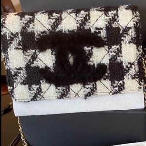 Chanel Tweed Houndstooth 19k O mini Bag 🔥